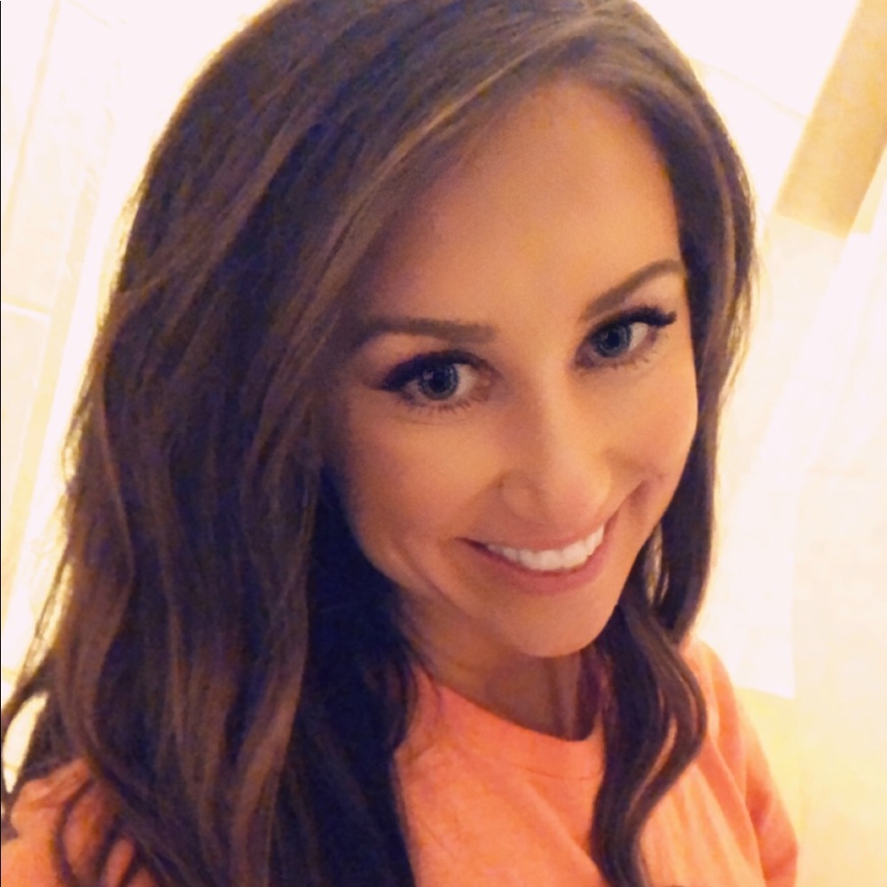 Meet your Posher, Nicole